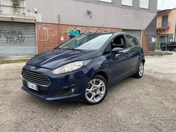 Blu Usata 2015 Ford Fiesta Tre volumi | 2699 € (Super prezzo)