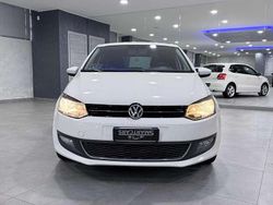 Bianco Usata 2011 VW Polo Comfortline Tre volumi | 6500 € (Buon prezzo)