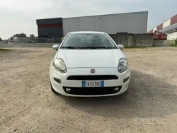 Usata 2015 Fiat Grande Punto Due volumi | 3300 € (Ottimo prezzo)