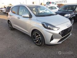 Grigio Usata 2023 Hyundai i10 Prime Due volumi | 16.750 € (Molto cara)