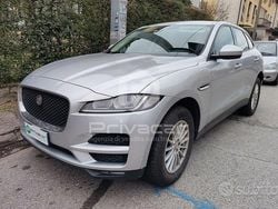 Grigio Usata 2017 Jaguar F-Pace Prestige SUV | 18.800 €