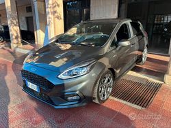 Grigio Usata 2020 Ford Fiesta ST-Line Tre volumi | 11.800 € (Buon prezzo)