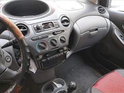 Nero Usata 2000 Toyota Yaris Luna Due volumi | 700 € (Ottimo prezzo)