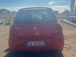 Rosso Usata 2005 Suzuki Swift Due volumi | 3250 € (Buon prezzo)