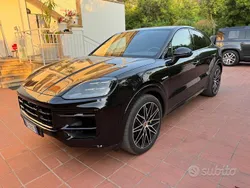 Usata 2024 Porsche Cayenne SUV | 119.999 € (Molto cara)