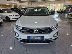Bianco Usata 2023 VW T-Roc Life SUV | 24.900 € (Ottimo prezzo)