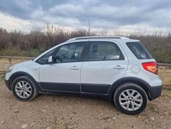 Bianco Usata 2011 Fiat Sedici Dynamic SUV | 7000 € (Buon prezzo)