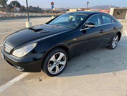 Nero Usata 2007 Mercedes CLS320 Tre volumi | 7900 € (Buon prezzo)