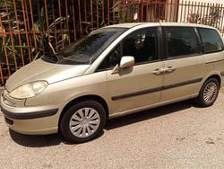 Usata 2006 Peugeot 807 Monovolume | 2800 €
