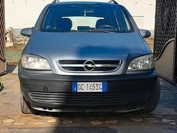 Usata 2002 Opel Zafira Monovolume | 800 €
