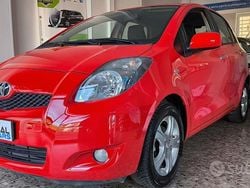 Rosso Usata 2010 Toyota Yaris Sol Tre volumi | 5500 € (Ottimo prezzo)