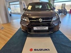 Vari colori Usata 2024 Suzuki Vitara SUV | 23.950 €