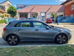 Grigio Usata 2019 Mercedes A180 Business Tre volumi | 19.000 € (Buon prezzo)