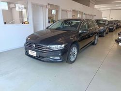 Grigio Usata 2021 VW Passat Business Station wagon | 17.990 € (Buon prezzo)