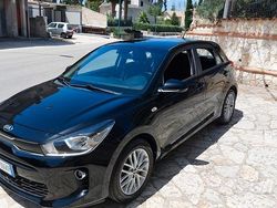 Nero Usata 2017 Kia Rio Tre volumi | 8999 € (Buon prezzo)