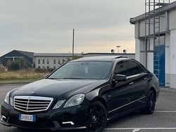 Nero Usata 2011 Mercedes E350 Avantgarde Tre volumi | 12.500 € (Buon prezzo)