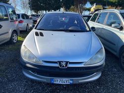 Argento Usata 2003 Peugeot 206 Tre volumi | 1700 € (Buon prezzo)