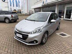 Argento Usata 2016 Peugeot 208 Allure Due volumi | 7700 € (Buon prezzo)
