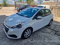 Usata 2016 Peugeot 208 Due volumi | 6000 € (Cara)