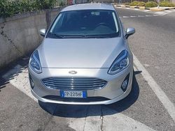 Grigio Usata 2018 Ford Fiesta Due volumi | 10.800 € (Molto cara)