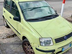 Giallo Usata 2006 Fiat Panda Due volumi | 5500 € (Molto cara)