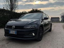 Grigio Usata 2019 VW Polo Tre volumi | 10.900 € (Buon prezzo)