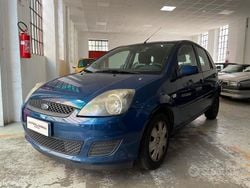 Blu Usata 2007 Ford Fiesta Tre volumi | 2399 € (Buon prezzo)