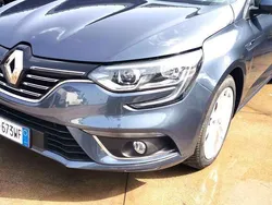 Blu/azzurro Usata 2017 Renault Mégane IV Bose Edition Tre volumi | 12.900 € (Ottimo prezzo)