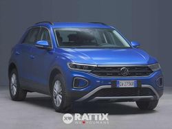 Ravenna blue metallizzato Usata 2024 VW T-Roc Life SUV | 21.721 € (Super prezzo)