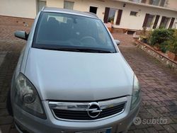 Grigio Usata 2006 Opel Zafira Cosmo Monovolume | 3500 € (Molto cara)