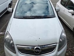 Bianco Usata 2014 Opel Zafira Monovolume | 2500 € (Buon prezzo)