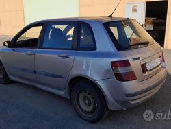Grigio Usata 2002 Fiat Stilo Dynamic Tre volumi | 1800 € (Cara)