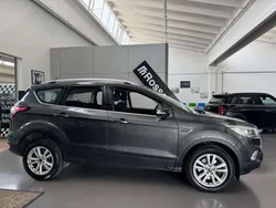 Grigio scuro Usata 2018 Ford Kuga S SUV | 13.900 € (Buon prezzo)