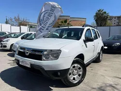 Bianco Usata 2012 Dacia Duster Lauréate SUV | 3150 € (Super prezzo)