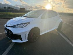 Bianco Usata 2024 Toyota Yaris Tre volumi | 59.999 €