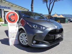 Antracite(met.) Usata 2020 Toyota Yaris Business Edition Tre volumi | 15.400 € (Buon prezzo)