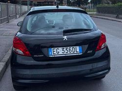 Nero Usata 2011 Peugeot 207 Tre volumi | 3200 € (Buon prezzo)