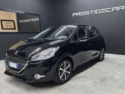 Nero Usata 2015 Peugeot 208 Allure Due volumi | 7900 € (Buon prezzo)