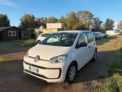 Bianco Usata 2017 VW up! Due volumi | 7800 € (Buon prezzo)