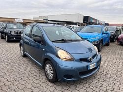 Blu Usata 2010 Toyota Aygo Due volumi | 4300 € (Buon prezzo)