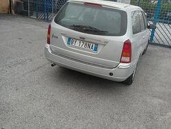 Grigio Usata 2001 Ford Focus S Station wagon | 1500 € (Buon prezzo)