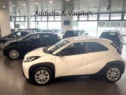 Bianco Nuova 2025 Toyota Aygo Active Due volumi | 14.780 € (Buon prezzo)