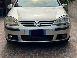 Grigio Usata 2006 VW Golf V Trendline Tre volumi | 4500 € (Buon prezzo)