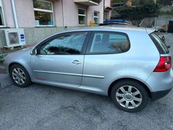 Grigio Usata 2006 VW Golf V Sportline Tre volumi | 2500 € (Buon prezzo)