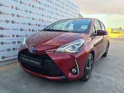 Rosso Usata 2019 Toyota Yaris Hybrid Style Tre volumi | 16.500 € (Cara)