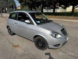 Grigio Usata 2011 Lancia Ypsilon Due volumi | 3300 € (Ottimo prezzo)