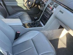 Usata 1997 Mercedes E200 Avantgarde Tre volumi | 5500 € (Molto cara)