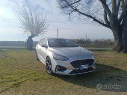Grigio Usata 2019 Ford Focus Tre volumi | 13.999 € (Molto cara)