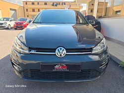 Grigio Usata 2021 VW Golf VIII R-line Tre volumi | 17.500 € (Buon prezzo)