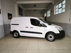 Bianco Usata 2017 Peugeot Partner Premium Monovolume | 8200 € (Ottimo prezzo)